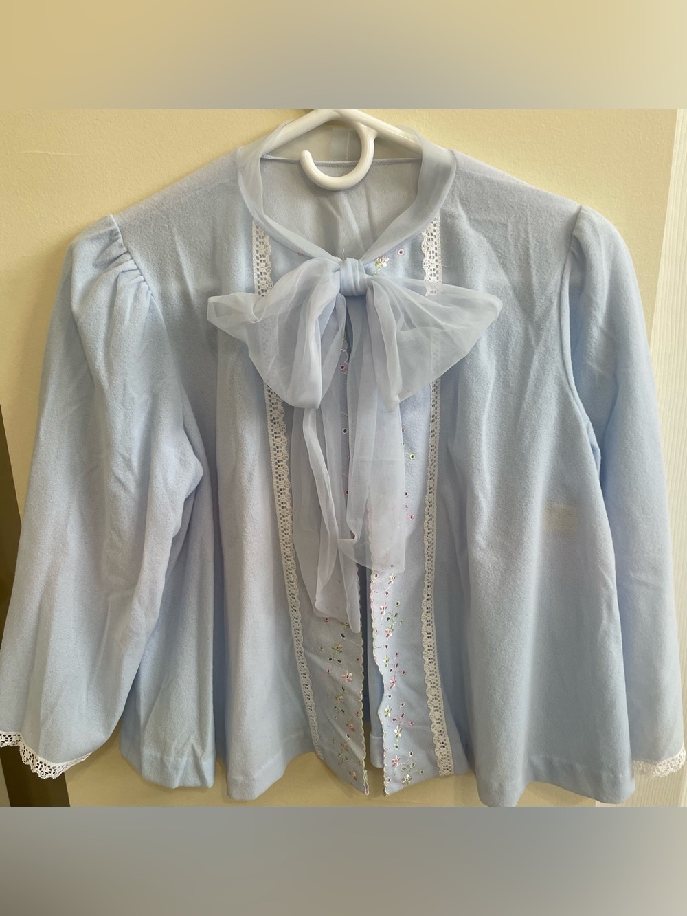 Vintage Miss Elaine Baby Blue Lace, Voile, Embroidery Trimmed Bed Jacket  Sz Sm